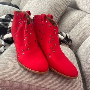 EUC Red heeled boots Qupid Size 9